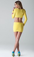 Långärmad klänning med öppna sidor och rygg, gul
